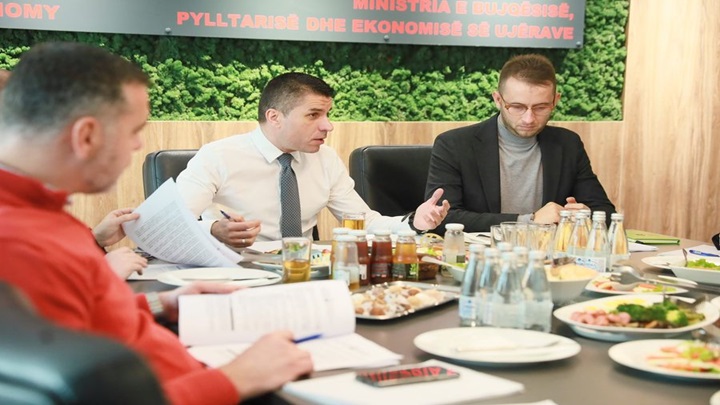 николовски
