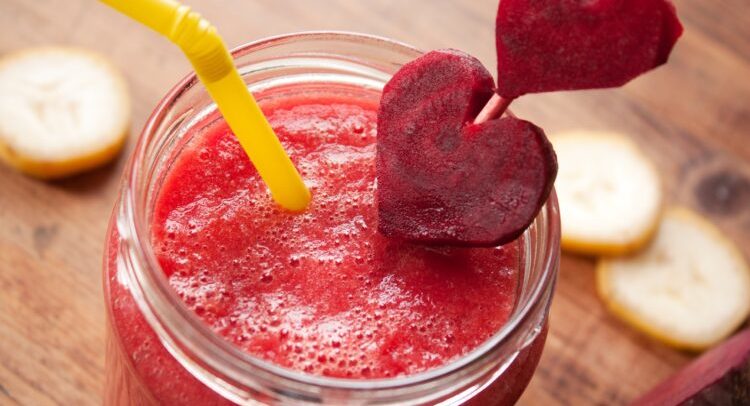 Healthy,Red,Smoothie,With,Beetroot,,Banana,And,Ginger
