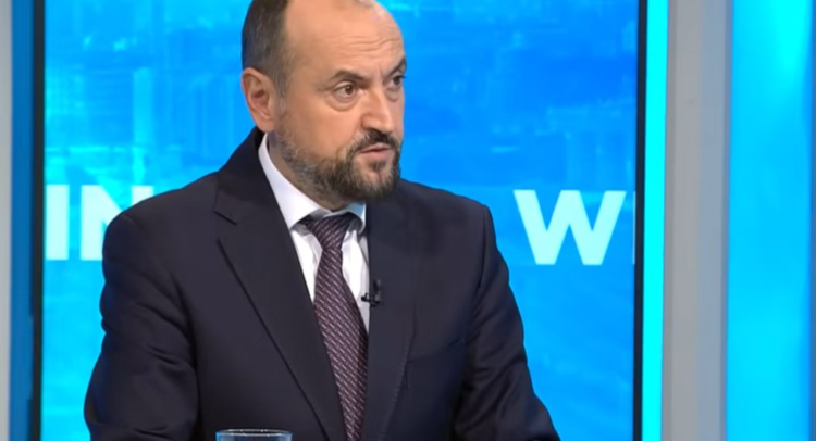 image_2025-11-14_090957828