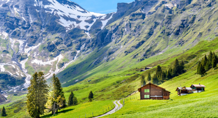 1nvYrAtMjG-zemja-koja-nudi-70-000-evra-da-se-doselite-proverete-dali-gi-ispolnuvate-uslovite